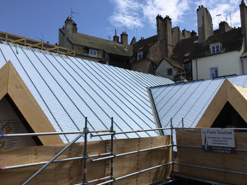 Rénovation de toiture en zinc prépatiné sur copropriété ( Passage Marcilly -Chalon sur Saône - 71)