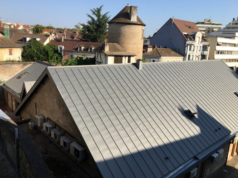 Rénovation de toiture en zinc prépatiné sur copropriété ( Passage Marcilly -Chalon sur Saône - 71)